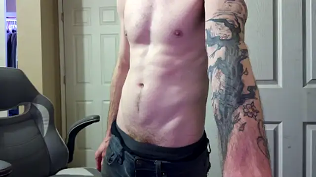 Snapshot of Huntzg23 chatting on April 2026 04:46:01 AM Huntzg23 online show from April 2026 04:46:01 AM