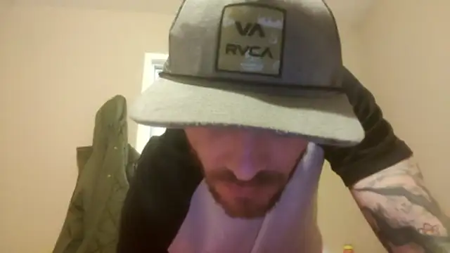 Huntzg23 online show from December 2025 10:12:01 PM