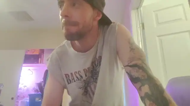 Huntzg23 online show from May 2026 10:12:01 PM