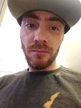 Huntzg23 online show from February 2026 12:33:01 AM