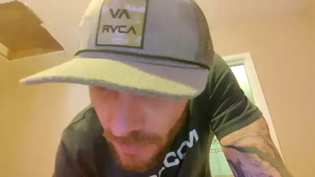 Huntzg23 online show from November 2025 07:41:01 AM