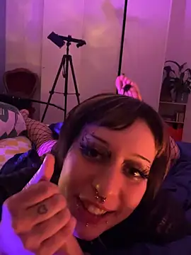 Snapshot of littlewitchxoxo chatting on February 2025 10:09:02 PM littlewitchxoxo online show from February 2025 10:09:02 PM