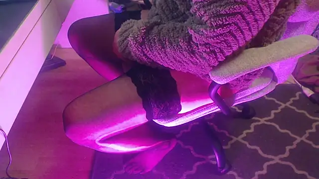 dirtynylonboy33 online show from January 2026 08:38:02 PM