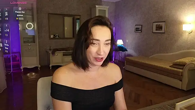 Snapshot of AnneHaddaway chatting on October 2025 09:04:02 PM AnneHaddaway online show from October 2025 09:04:02 PM