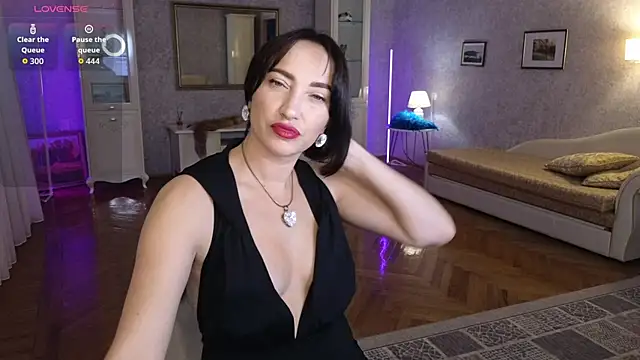 Snapshot of AnneHaddaway chatting on November 2025 06:52:02 PM AnneHaddaway online show from November 2025 06:52:02 PM