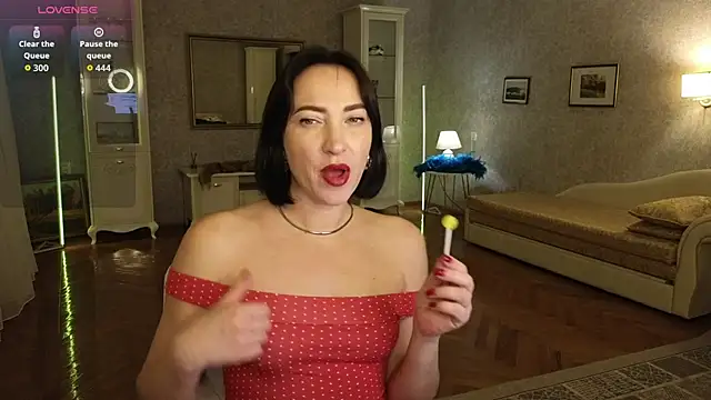 Snapshot of AnneHaddaway chatting on November 2025 08:57:01 PM AnneHaddaway online show from November 2025 08:57:01 PM