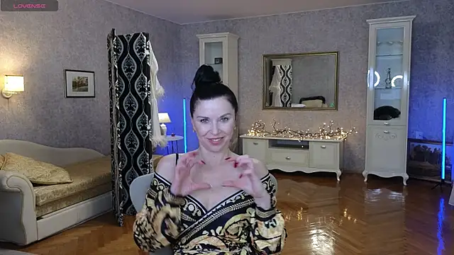 LinaJoy online show from April 2026 07:15:01 PM