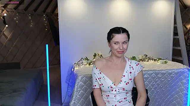 LinaJoy online show from May 2026 10:10:02 PM
