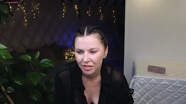 LinaJoy online show from July 2026 08:11:02 PM