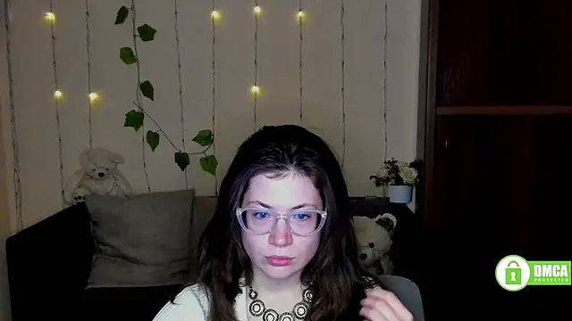 Snapshot of Alicia_redfollow chatting on February 2025 03:32:02 PM Alicia redfollow online show from February 2025 03:32:02 PM