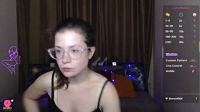 Snapshot of Alicia_redfollow chatting on March 2025 06:32:01 PM Alicia redfollow online show from March 2025 06:32:01 PM