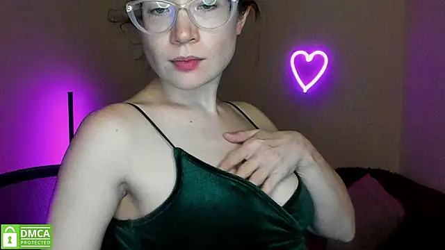 Snapshot of Alicia_redfollow chatting on March 2025 03:41:02 PM Alicia redfollow online show from March 2025 03:41:02 PM