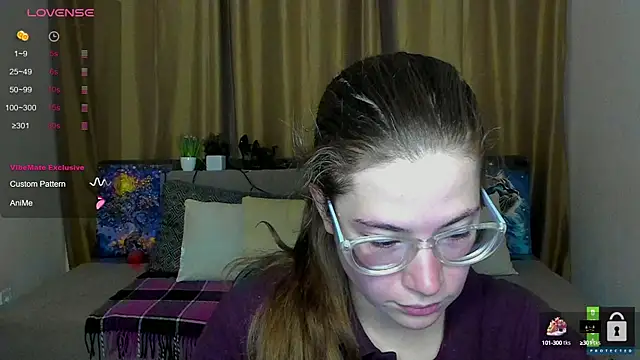 Snapshot of Alicia_redfollow chatting on October 2025 05:24:01 PM Alicia redfollow online show from October 2025 05:24:01 PM
