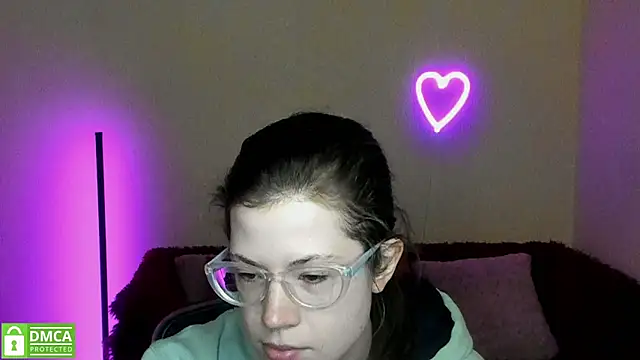 Snapshot of Alicia_redfollow chatting on March 2025 06:35:02 AM Alicia redfollow online show from March 2025 06:35:02 AM