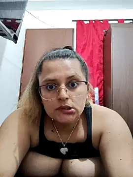 Miss balloonsmila online show from January 2025 12:22:02 AM