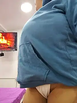 Miss balloonsmila online show from November 2025 02:48:01 AM