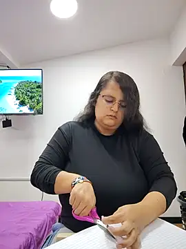 Miss balloonsmila online show from November 2025 09:18:01 PM