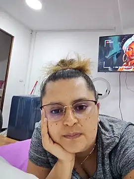 Miss balloonsmila online show from March 2025 03:25:01 AM