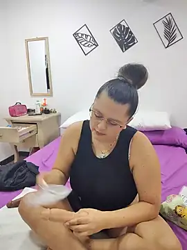 Miss balloonsmila online show from January 2025 08:28:01 PM
