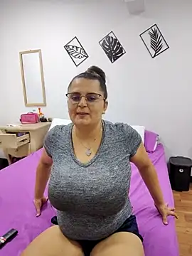 Miss balloonsmila online show from February 2025 09:55:01 PM