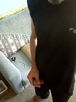 Snapshot of TOMYCOCKMILK chatting on January 2025 06:44:01 PM TOMYCOCKMILK online show from January 2025 06:44:01 PM