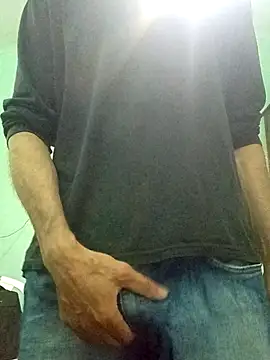 Snapshot of TOMYCOCKMILK chatting on December 2024 06:37:02 PM TOMYCOCKMILK online show from December 2024 06:37:02 PM