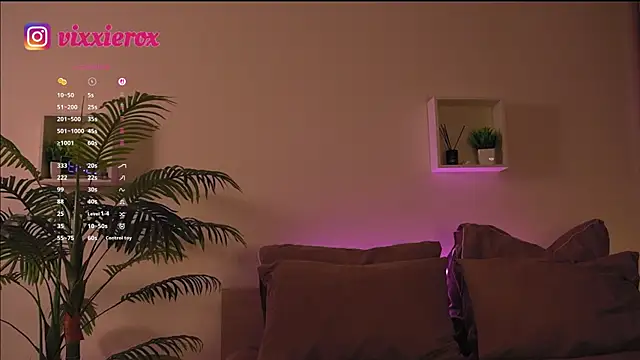 ViXXXiee online show from April 2026 09:19:01 PM