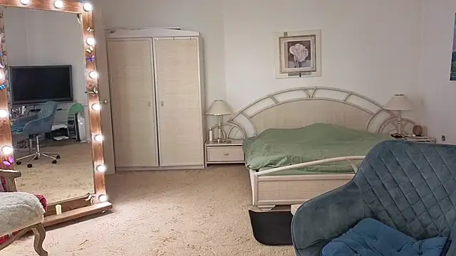 Snapshot of moonlight4u chatting on November 2025 06:39:02 AM moonlight4u online show from November 2025 06:39:02 AM