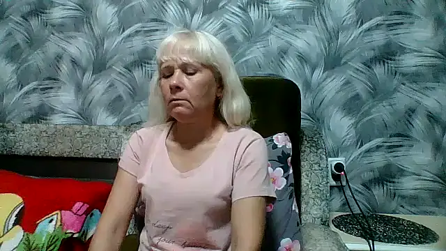 Snapshot of sakura_blonde chatting on October 2025 06:58:02 AM sakura blonde online show from October 2025 06:58:02 AM