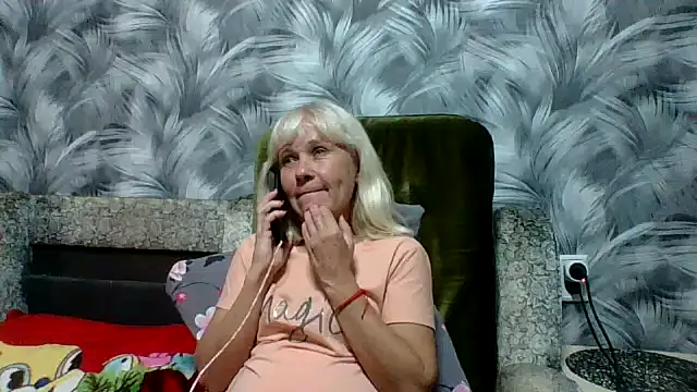 Snapshot of sakura_blonde chatting on October 2025 06:42:01 PM sakura blonde online show from October 2025 06:42:01 PM