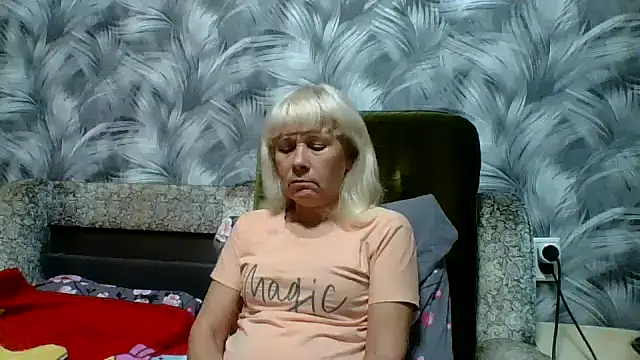 sakura blonde online show from October 2025 06:05:01 PM