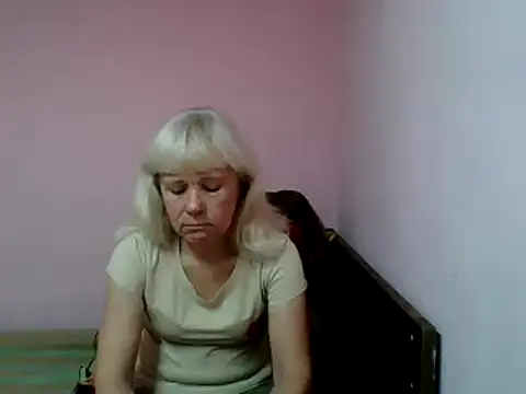 Snapshot of sakura_blonde chatting on February 2025 04:43:02 PM sakura blonde online show from February 2025 04:43:02 PM