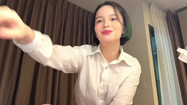 bumble bee online show from January 2026 12:06:02 AM