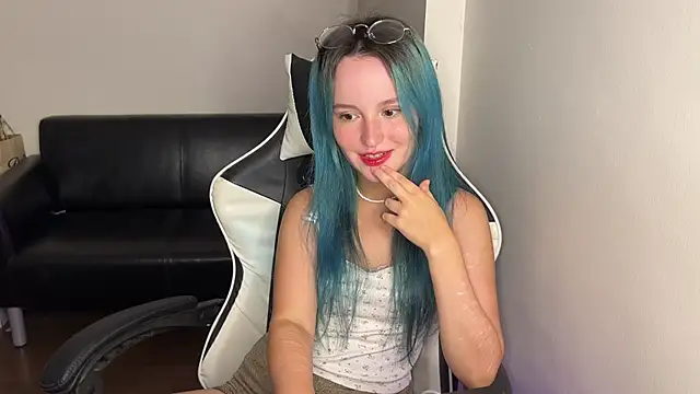 bumble bee online show from March 2025 12:01:02 PM