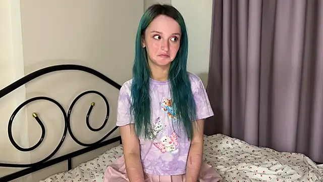 bumble bee online show from February 2025 06:55:01 PM