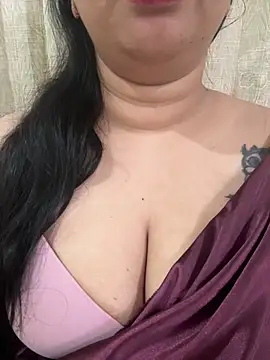 Snapshot of Akhi_Akshaya chatting on January 2025 05:42:02 PM Akhi Akshaya online show from January 2025 05:42:02 PM