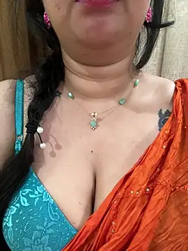 Snapshot of Akhi_Akshaya chatting on February 2025 11:37:02 PM Akhi Akshaya online show from February 2025 11:37:02 PM