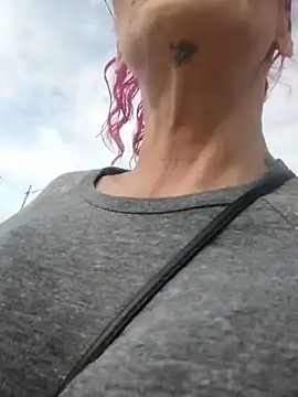 MommyMisfit online show from April 2026 01:16:02 PM