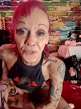 MommyMisfit online show from January 2026 03:45:01 AM