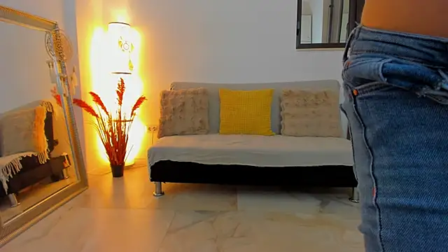 Julya Anna online show from April 2026 07:45:01 AM