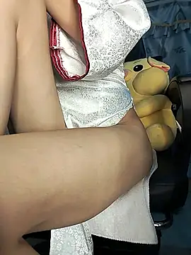 Lucy limon online show from October 2025 01:01:01 PM