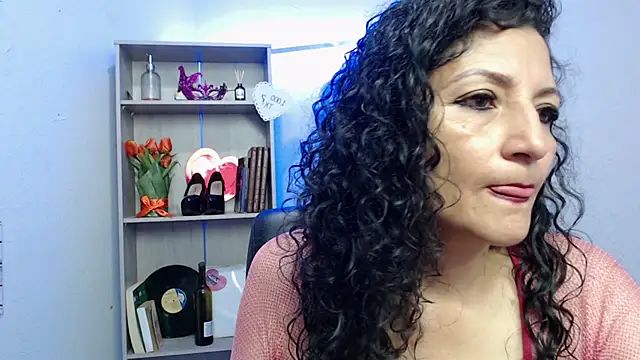 Snapshot of arianna_ros3 chatting on March 2025 03:17:02 PM arianna ros3 online show from March 2025 03:17:02 PM