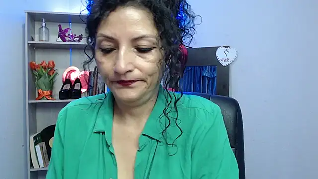 Snapshot of arianna_ros3 chatting on March 2025 02:01:01 PM arianna ros3 online show from March 2025 02:01:01 PM