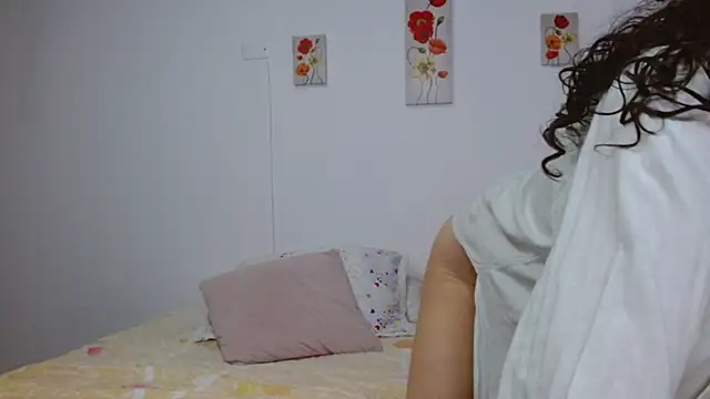 Snapshot of arianna_ros3 chatting on July 2026 02:23:01 AM arianna ros3 online show from July 2026 02:23:01 AM