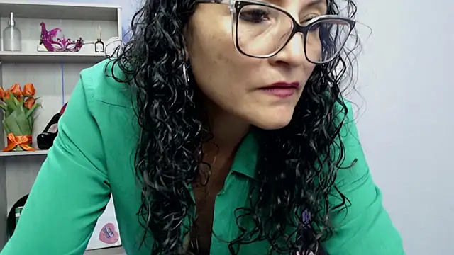 Snapshot of arianna_ros3 chatting on March 2025 08:08:02 PM arianna ros3 online show from March 2025 08:08:02 PM