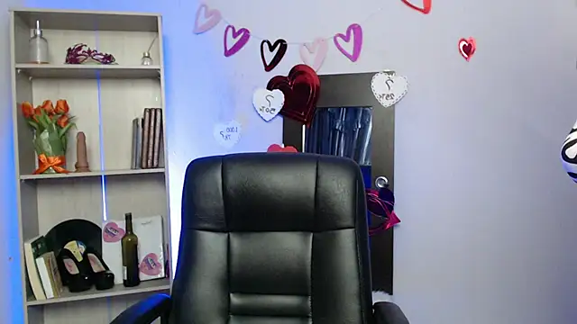 Snapshot of arianna_ros3 chatting on March 2025 06:43:02 PM arianna ros3 online show from March 2025 06:43:02 PM