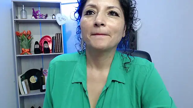 Snapshot of arianna_ros3 chatting on March 2025 05:05:02 PM arianna ros3 online show from March 2025 05:05:02 PM
