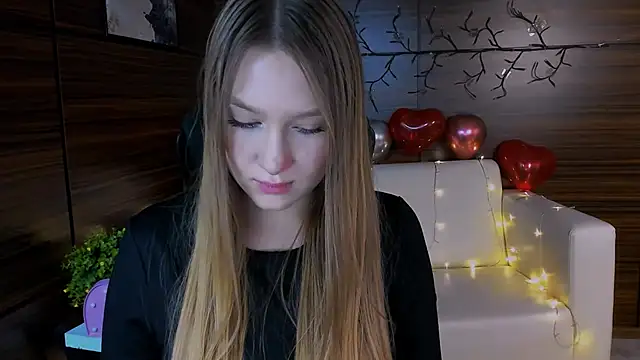 Snapshot of playful_sophie chatting on March 2025 04:06:01 AM playful sophie online show from March 2025 04:06:01 AM