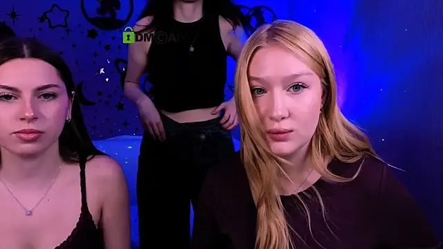 playful sophie online show from April 2026 07:20:01 PM