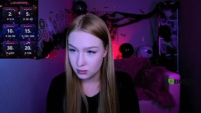 Snapshot of playful_sophie chatting on October 2025 01:32:01 PM playful sophie online show from October 2025 01:32:01 PM